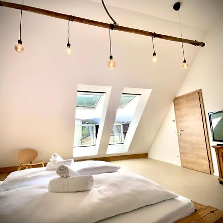 Waterfront - Urbane Eleganz Am Bachufer Apartment Villach Exterior foto